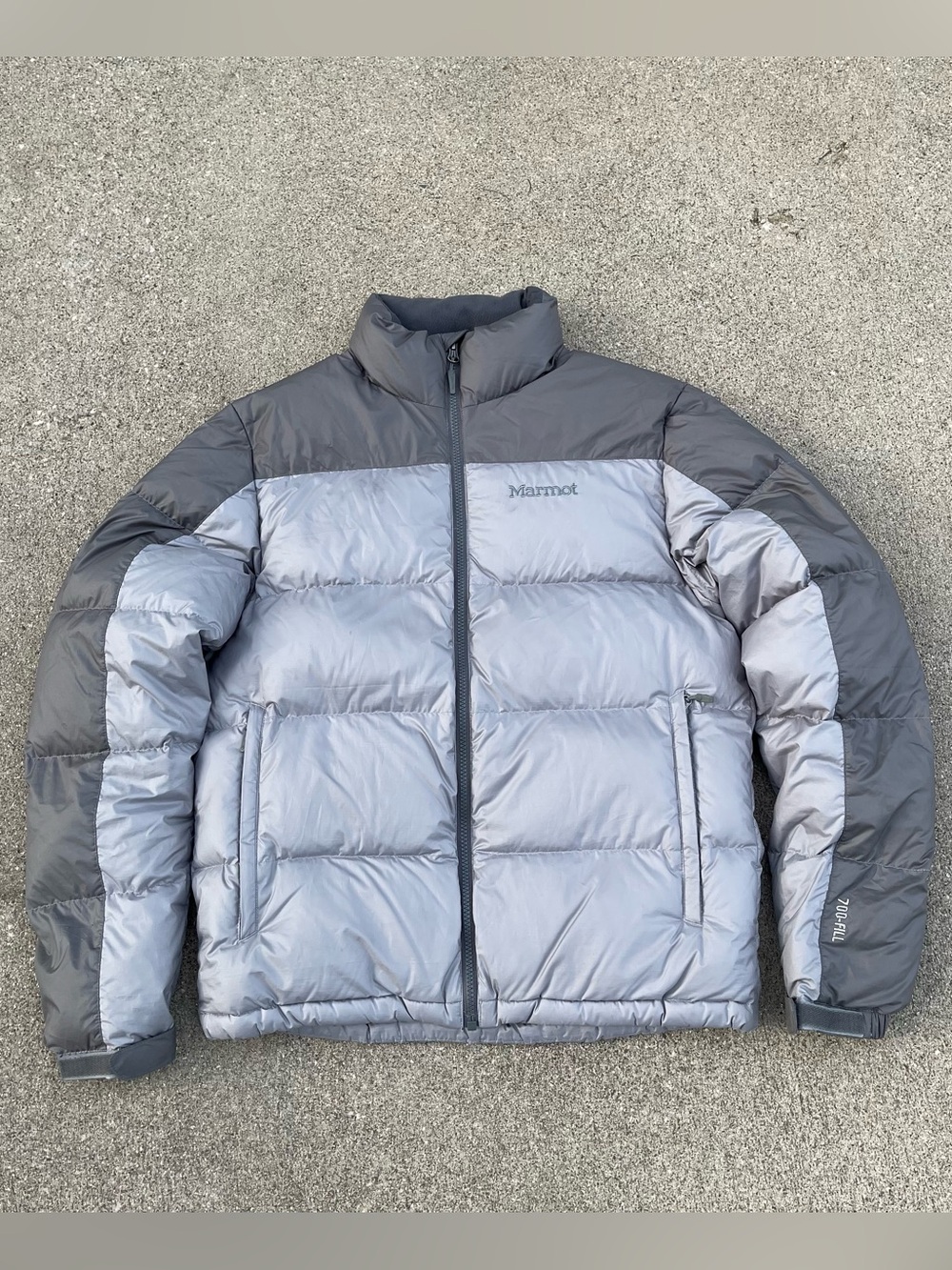 Marmot Men’s Gray 700 Fill Puffer Jacket Size Small Staining